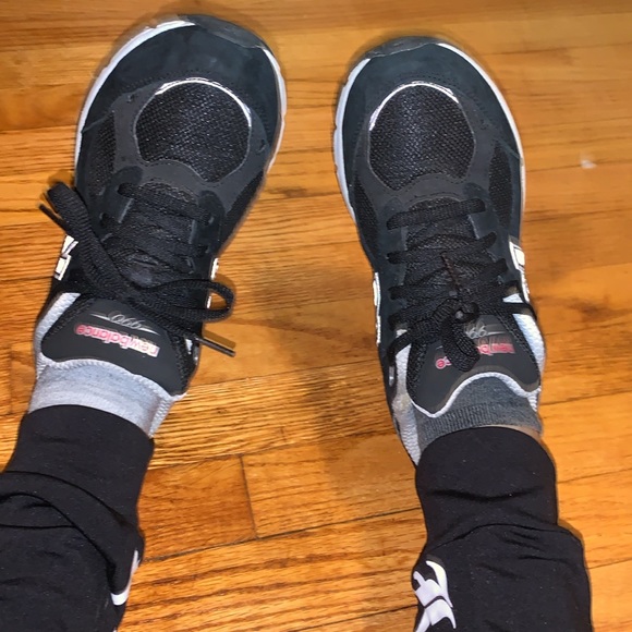 black new balances - Picture 3 of 4